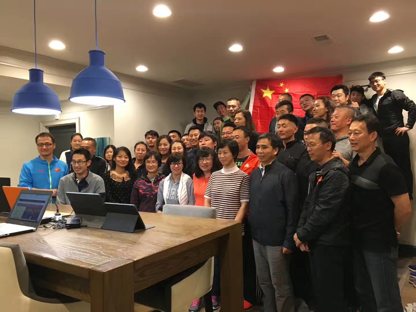 在美国亚特兰大,我院访学师生集中收看十九大开幕会